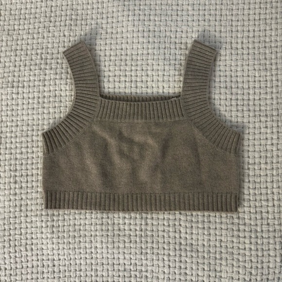 Lisa Yang Cashmere Sleeveless Crop Top/Bralette - M/L - NWT - Picture 2 of 8